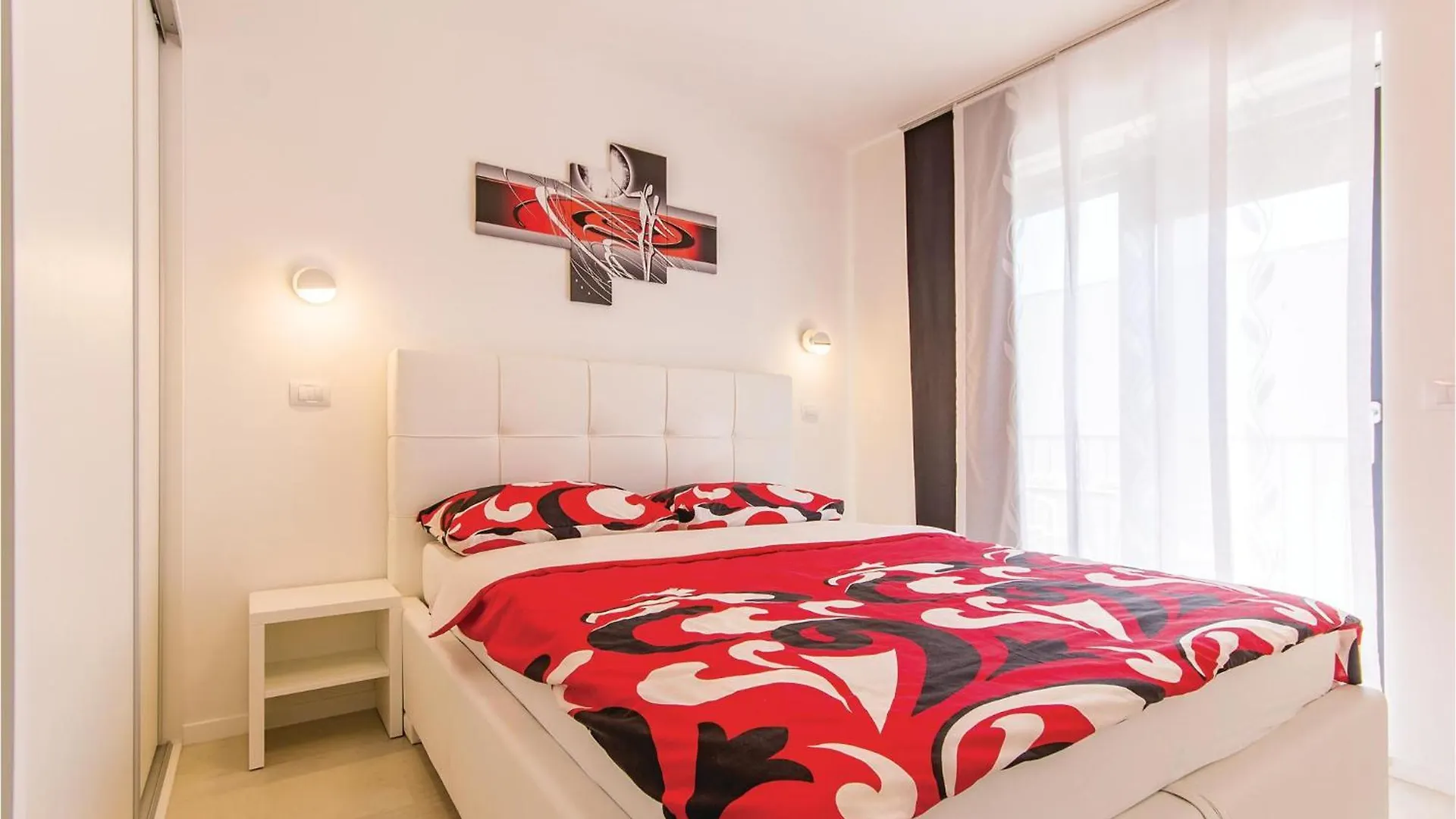 2 Bedroom Beautiful Apartment In Medulin 0*,
